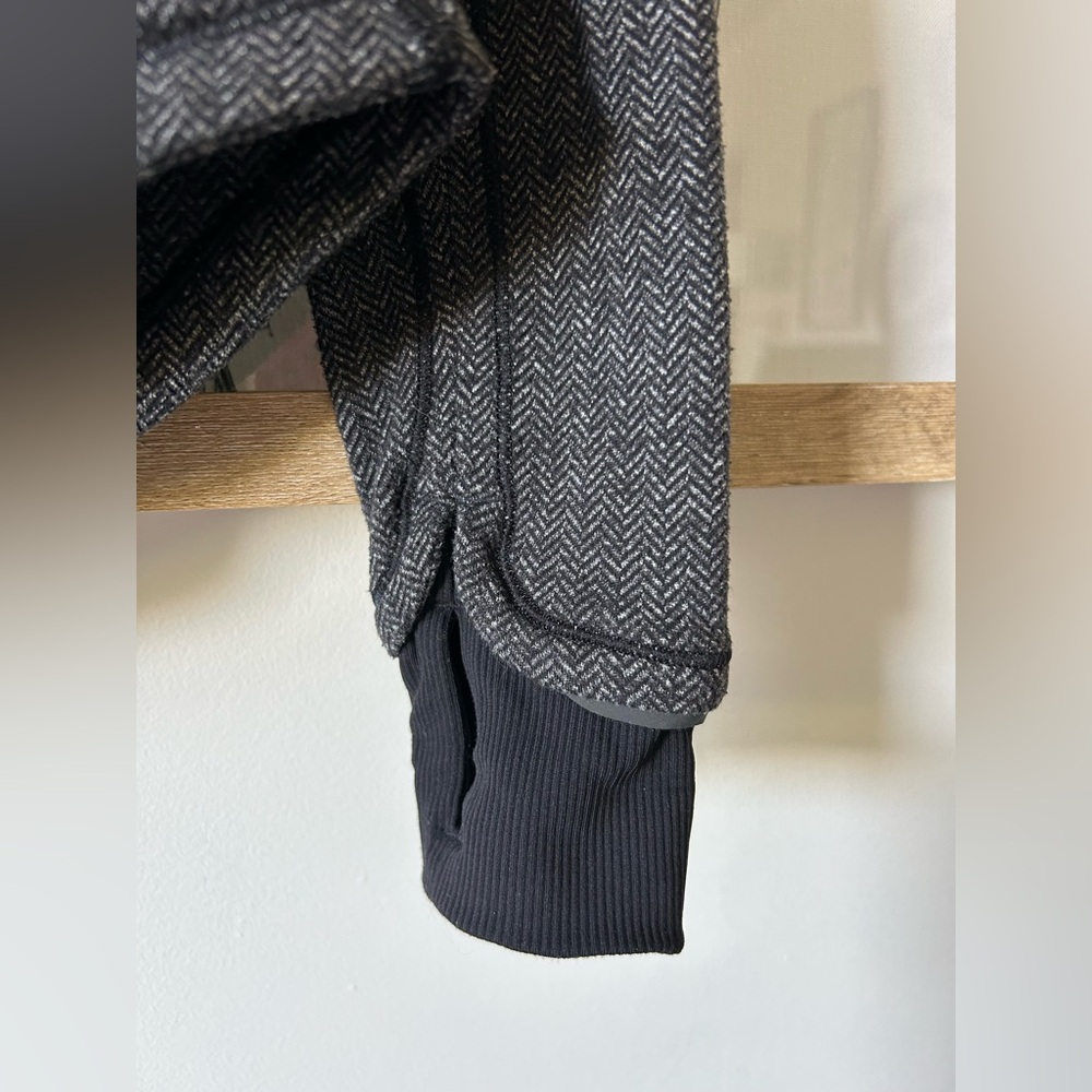 Lululemon Base Runner 1/2 Zip - Picture 8 of 8